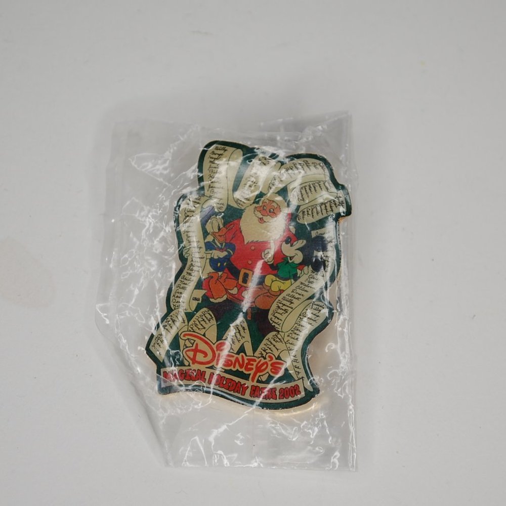Disney Magical Holiday Faire 2002 Donald Duck Mickey Mouse Santa Claus Pin 17712